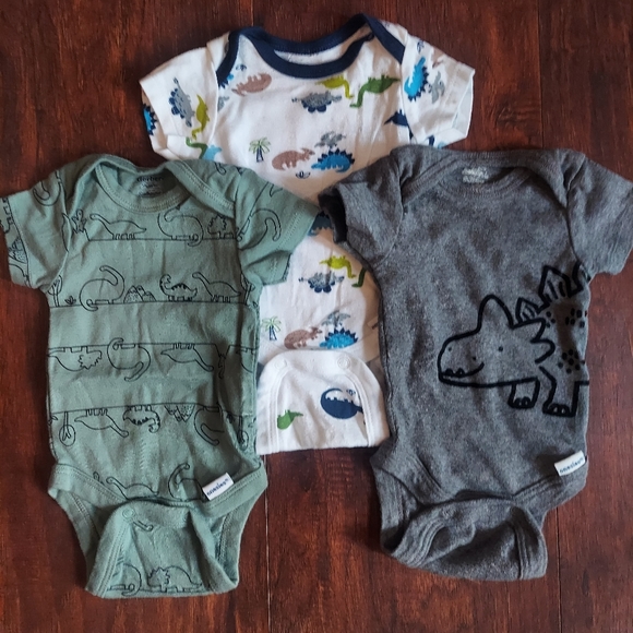 Boy's NB Dino Bundle - Picture 2 of 3